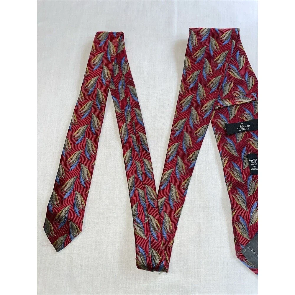 Levy’s Dress Tie Men’s Size 58” Red Floral 100% Silk Designer